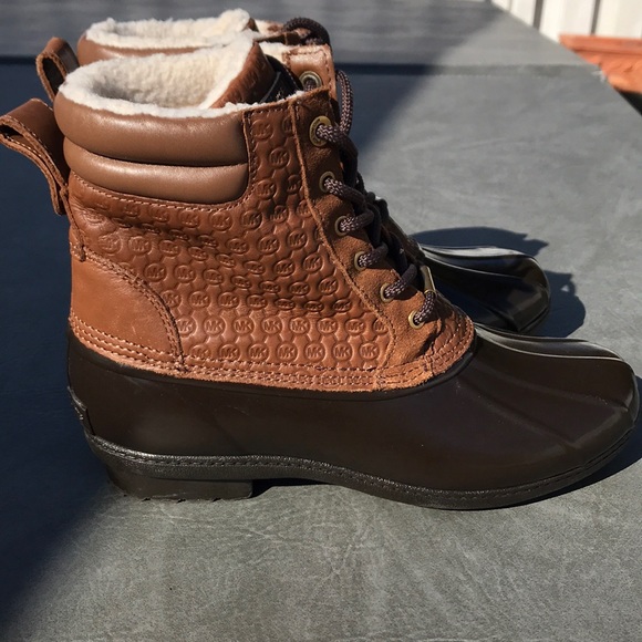 Michael kors beautiful duck boots with lining - Picture 2 of 8